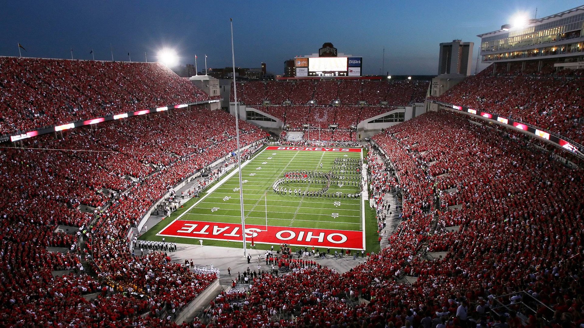 转会市场风云再起，豪门争抢新星，天价合约重塑足坛格局