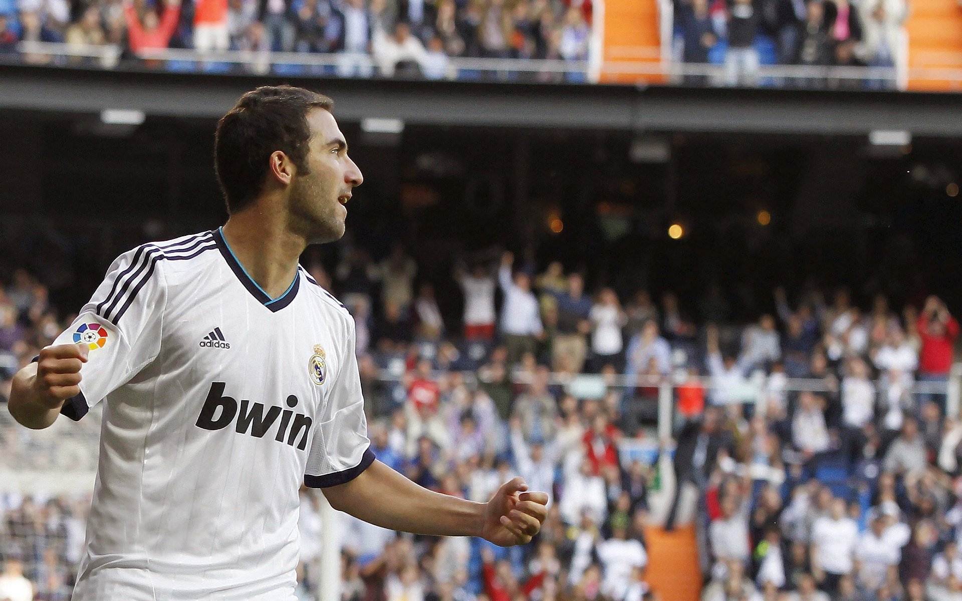 雪橇世界杯激战正酣，德国名将再创赛道纪录